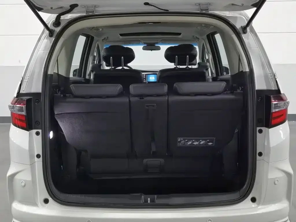 Honda Odyssey 2.0L Sharp Smart Edition 2021 — фото 16