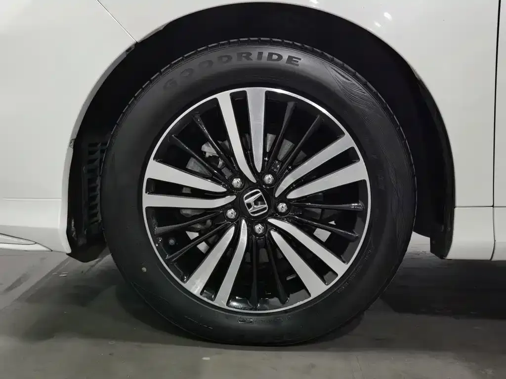Honda Odyssey 2.0L Sharp Smart Edition 2021 — фото 17