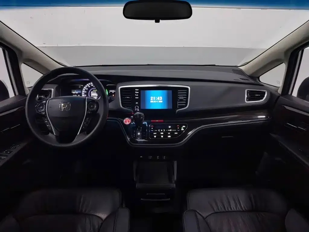 Honda Odyssey 2.0L Sharp Smart Edition 2021 — фото 5