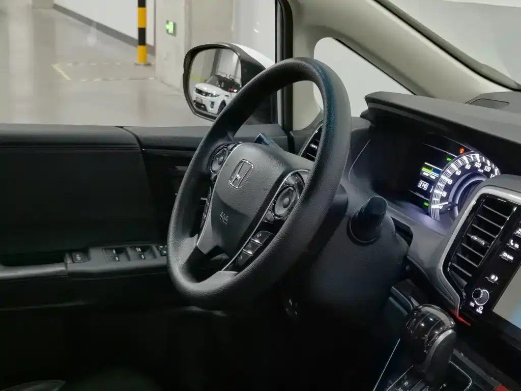 Honda Odyssey 2.0L Sharp Smart Edition 2021 — фото 22