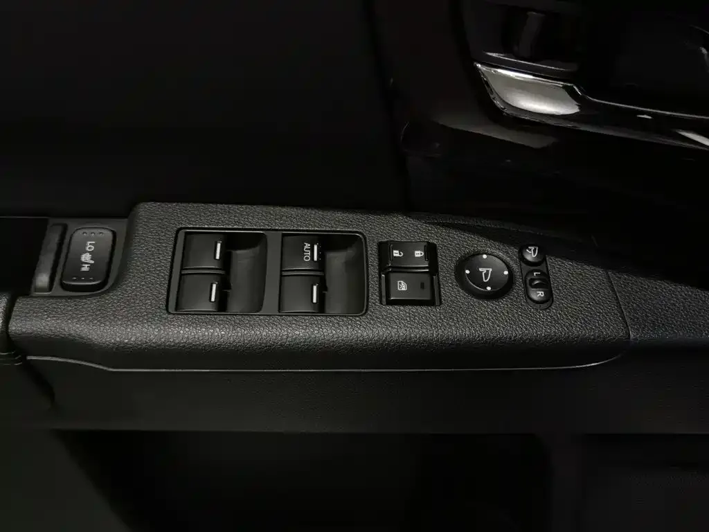 Honda Odyssey 2.0L Sharp Smart Edition 2021 — фото 9