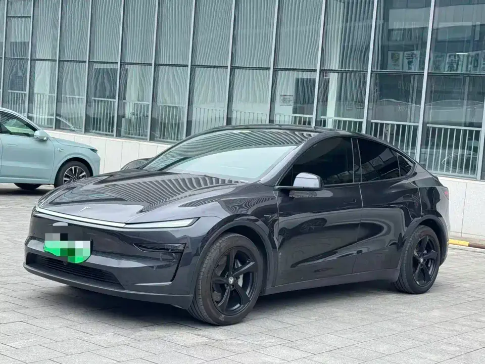 Tesla Model Y Rear-Wheel Drive 2025