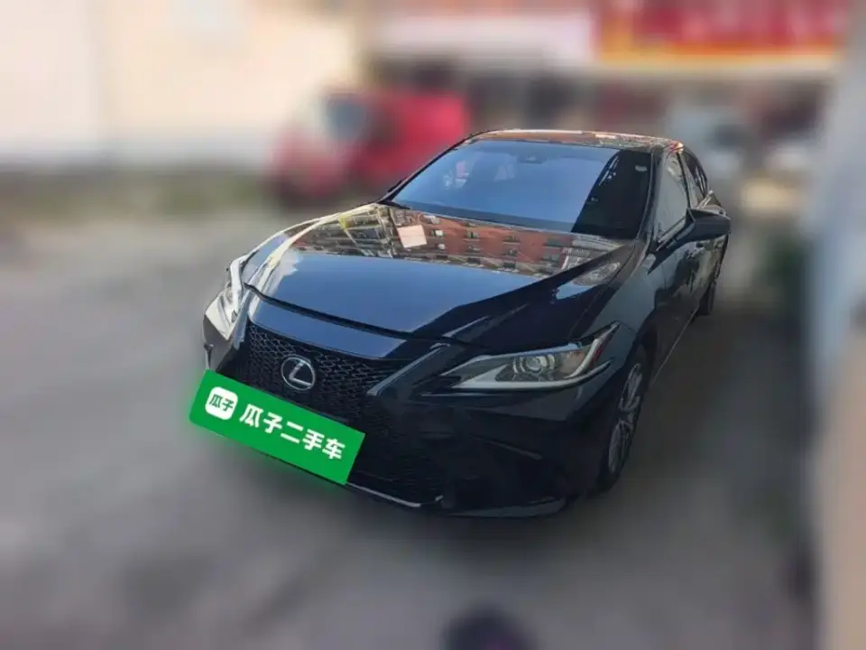 Lexus ES 200 Excellence Edition 2024