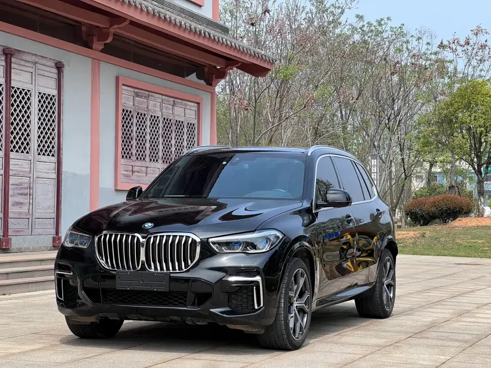 BMW X5 Model xDrive 40Li M Sport Package 2022