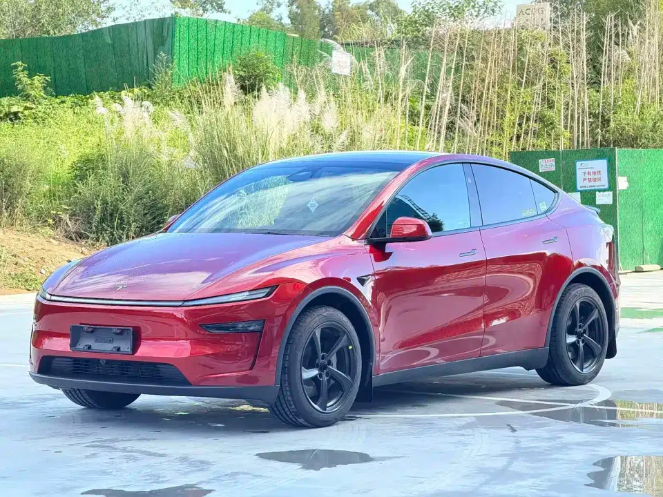 Tesla Model Y Rear-Wheel Drive 2026