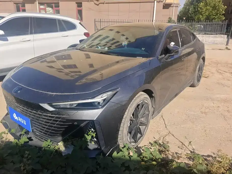 Changan UNI-V 1.5T Premium Model 2022