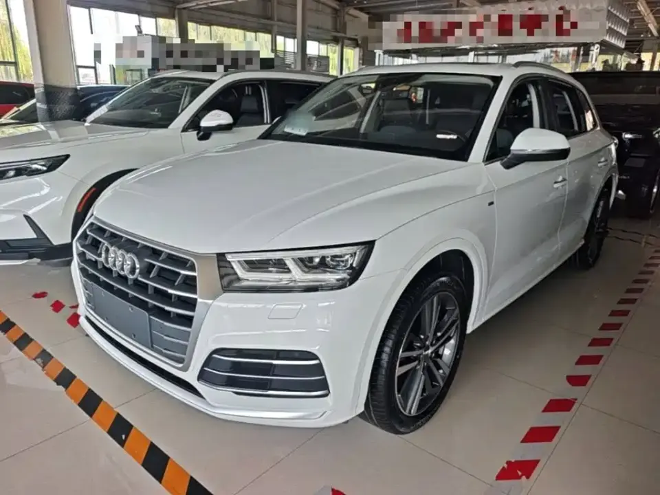 Audi Q5L Facelift 40 TFSI Honor Fashion 2021