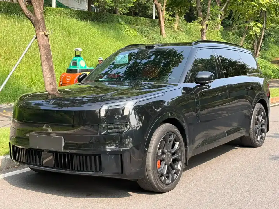 Lynk & Co 900 2.0T Ultra 2025