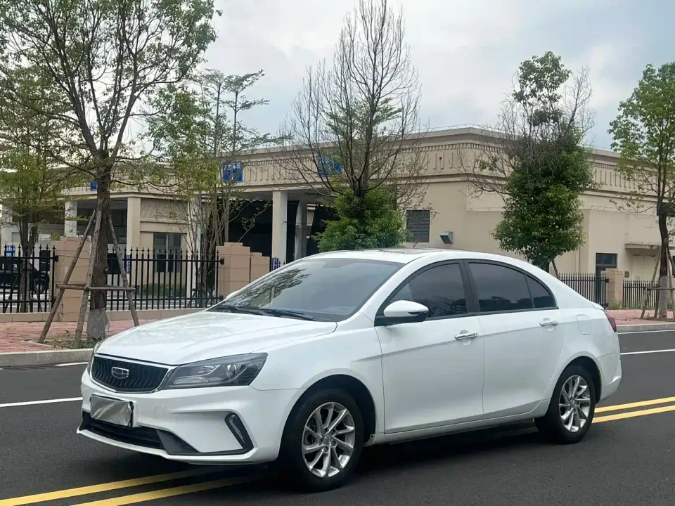 Geely Emgrand UP 1.5L CVT Luxury 2021