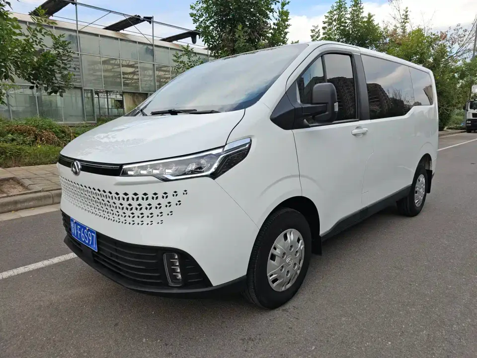 SAIC Maxus Xintu V70 Model 2.0T Elite Edition Automatic Short Wheelbase Low Roof 5/6-Seater 2024