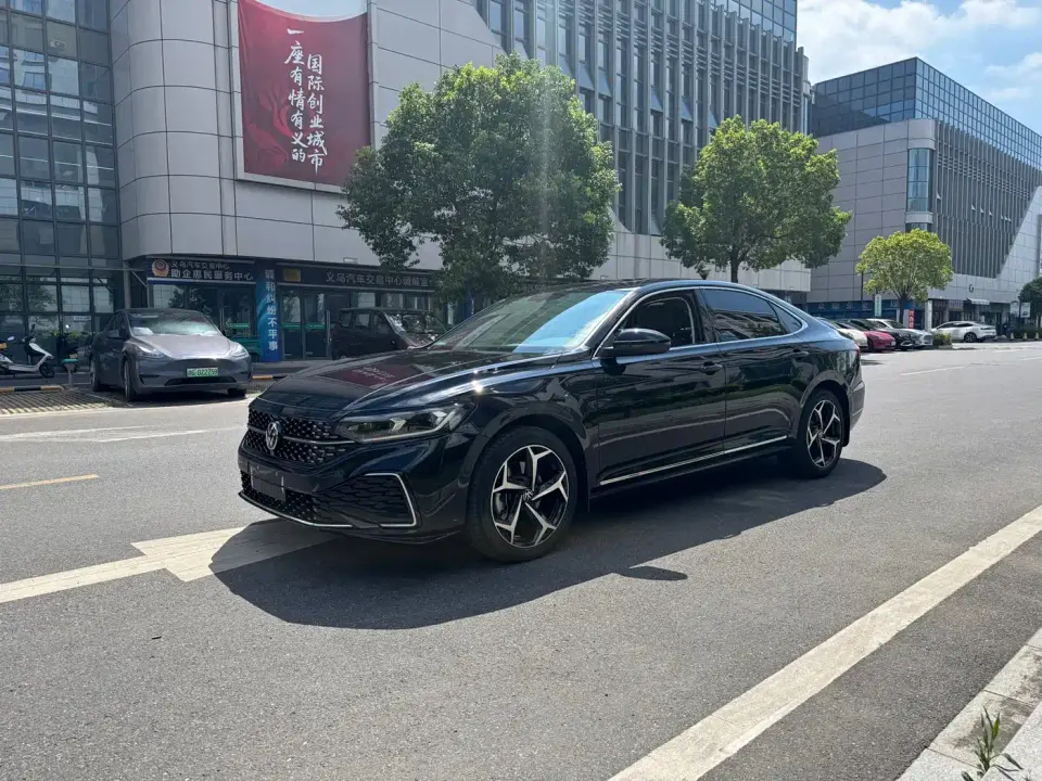 Volkswagen Passat Outstanding 380TSI Dragon Soaring Edition 2026
