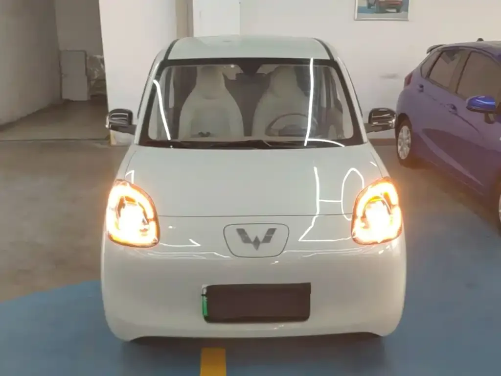 Wuling Motors Hongguang MINIEV 4-Door Advanced 2025 — фото 3