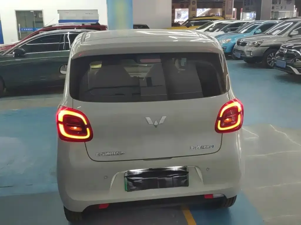 Wuling Motors Hongguang MINIEV 4-Door Advanced 2025 — фото 6