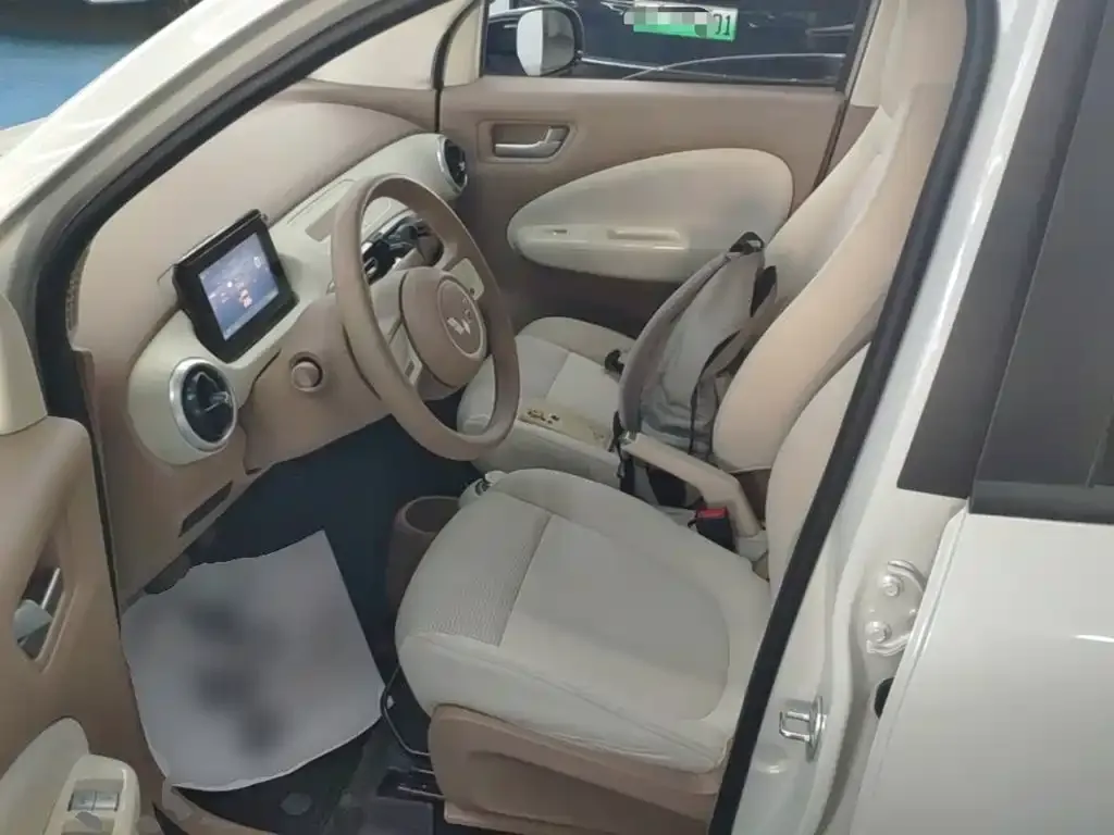 Wuling Motors Hongguang MINIEV 4-Door Advanced 2025 — фото 15