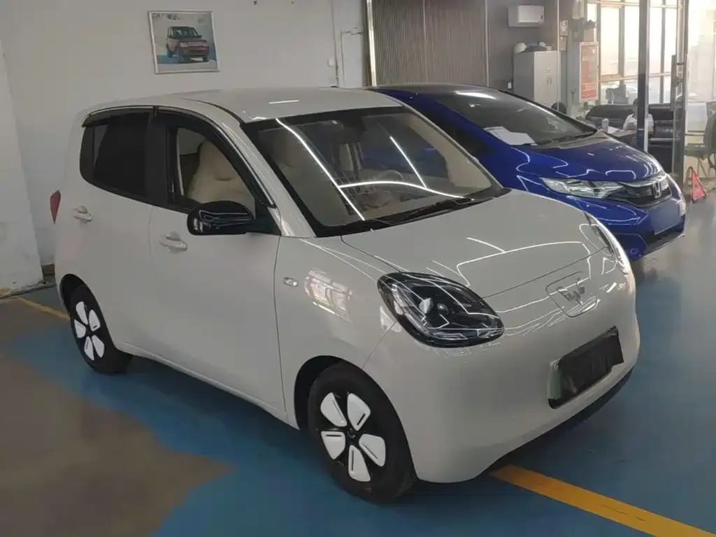 Wuling Motors Hongguang MINIEV 4-Door Advanced 2025 — фото 4
