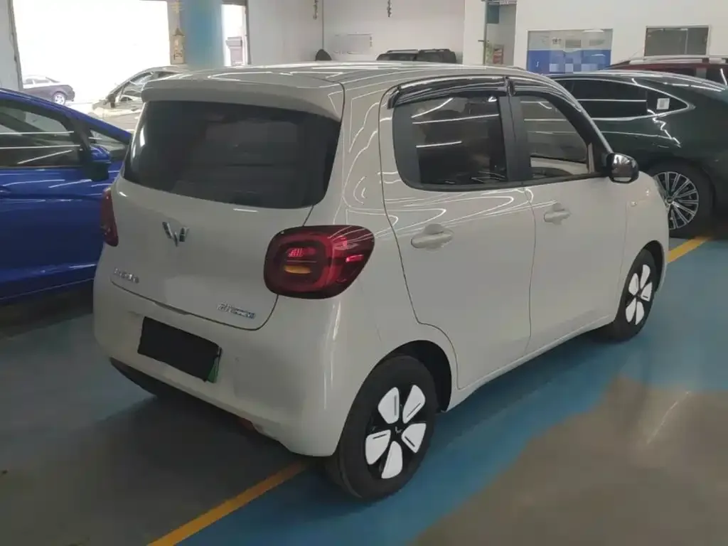Wuling Motors Hongguang MINIEV 4-Door Advanced 2025 — фото 7