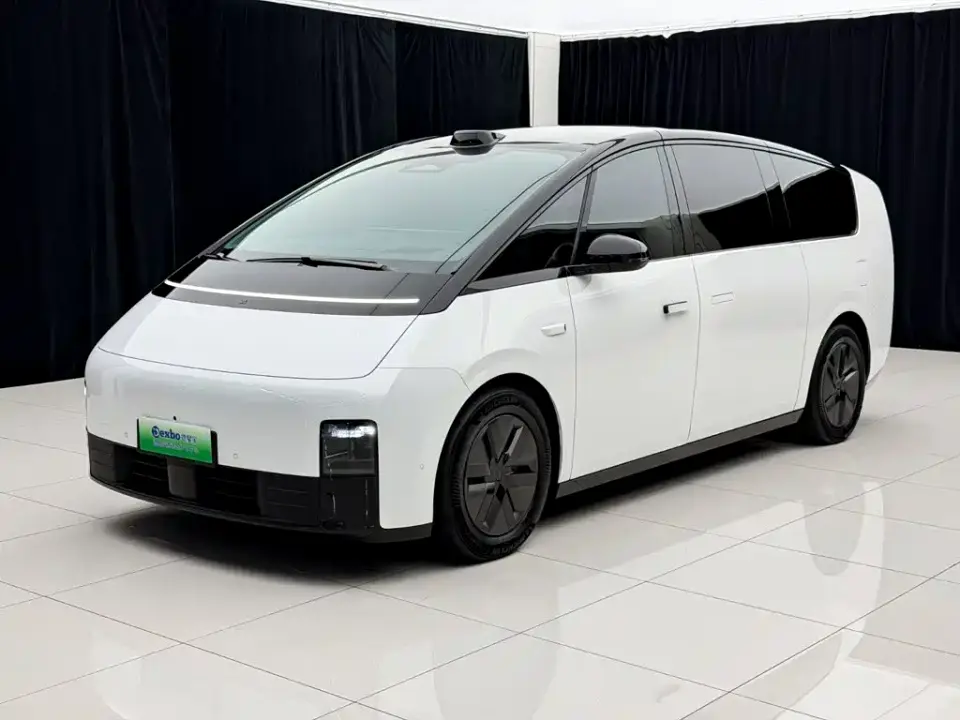 Li Auto MEGA Ultra 2025