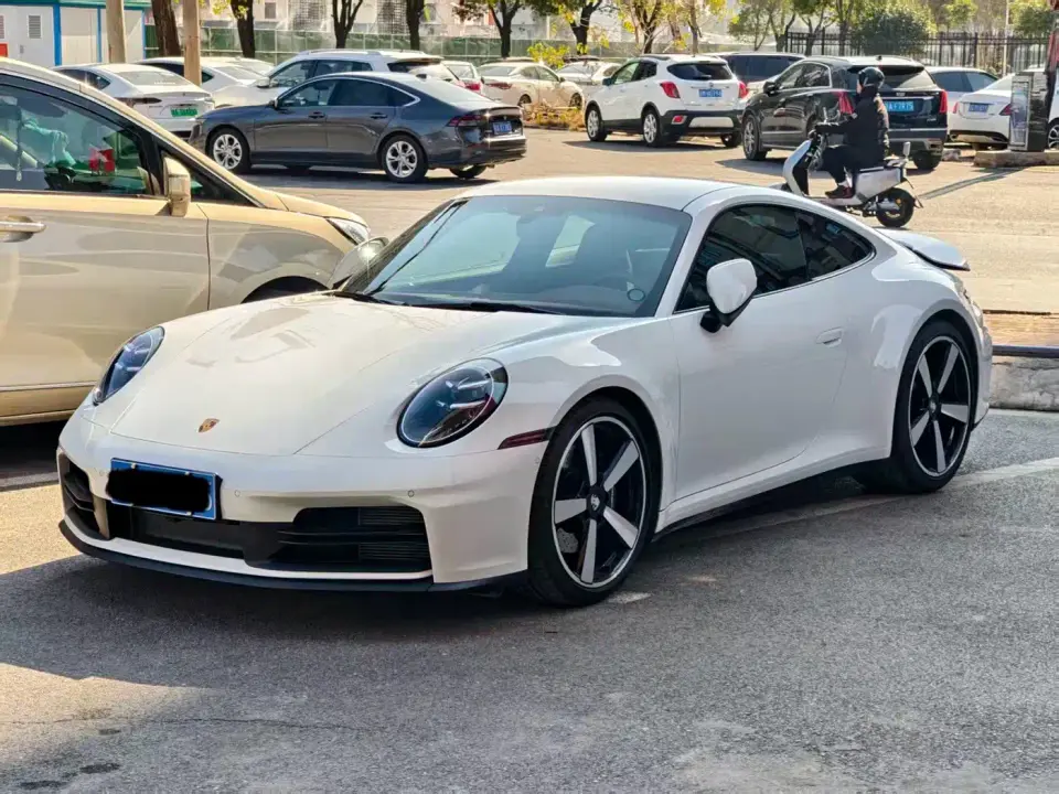 Porsche 911 Carrera 3.0T 2025