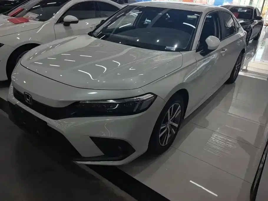 Honda Civic 240TURBO CVT Dynamic Edition 2025