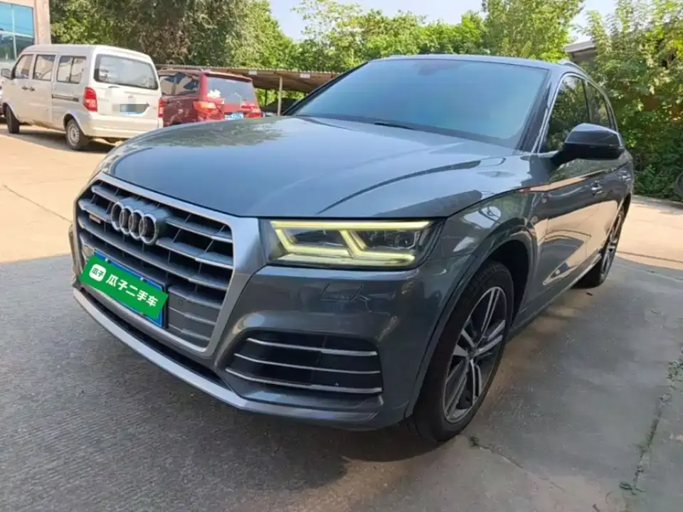 Audi Q5L Facelift 40 TFSI Honor Fashion 2021