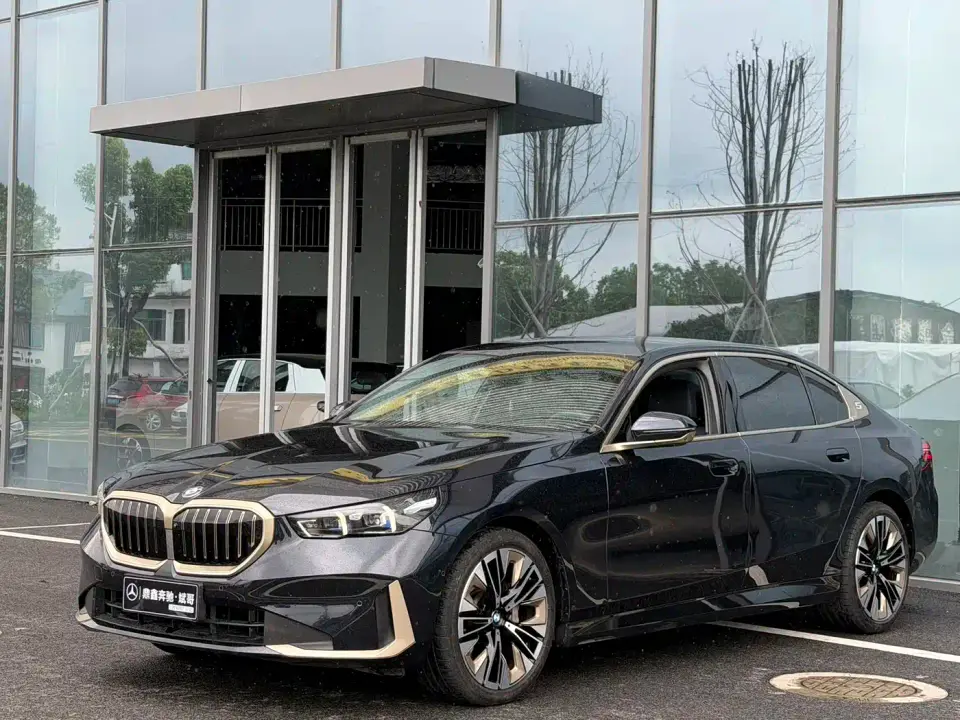 BMW 5 Series 530Li Premium Luxury Package 2024