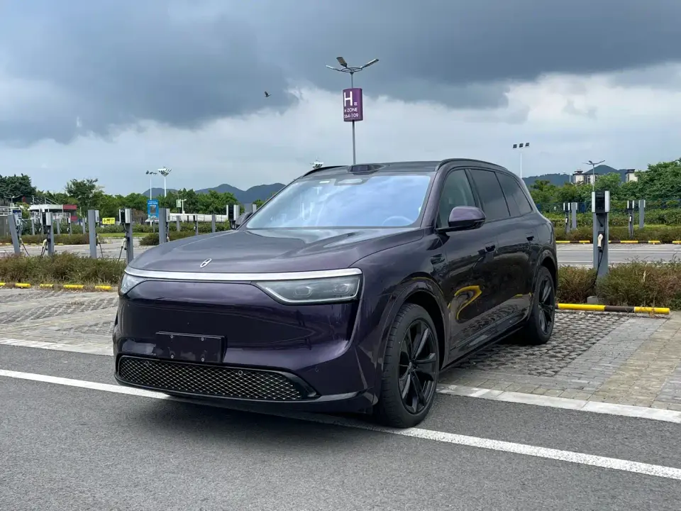 AITO Wenjie AITO M8 Pure Electric Ultra AWD 5-seater 2025