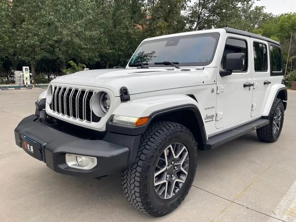 Jeep Wrangler Model 2.0T Sahara Four-Door Version 2026