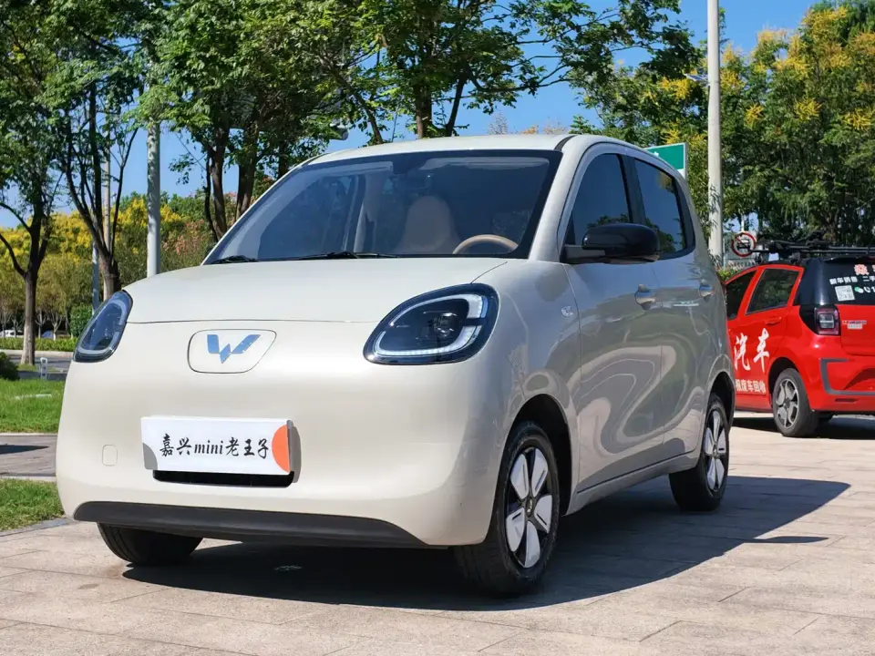 Wuling Motors Hongguang MINIEV 4-Door Advanced 2025