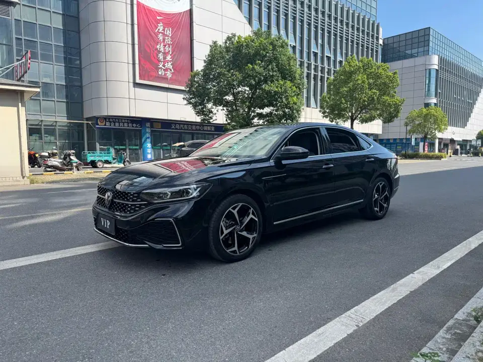 Volkswagen Passat 380TSI Starlight Dragon Glory Edition 2024