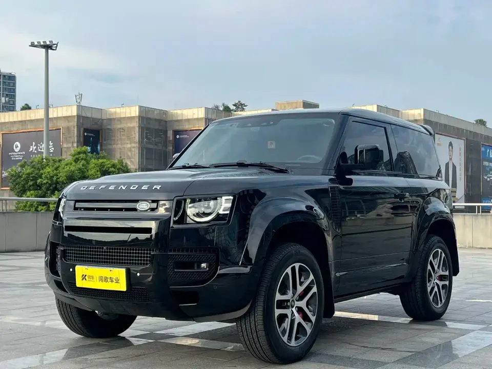 Land Rover Defender Model 90 3.0T P400 XS 2024