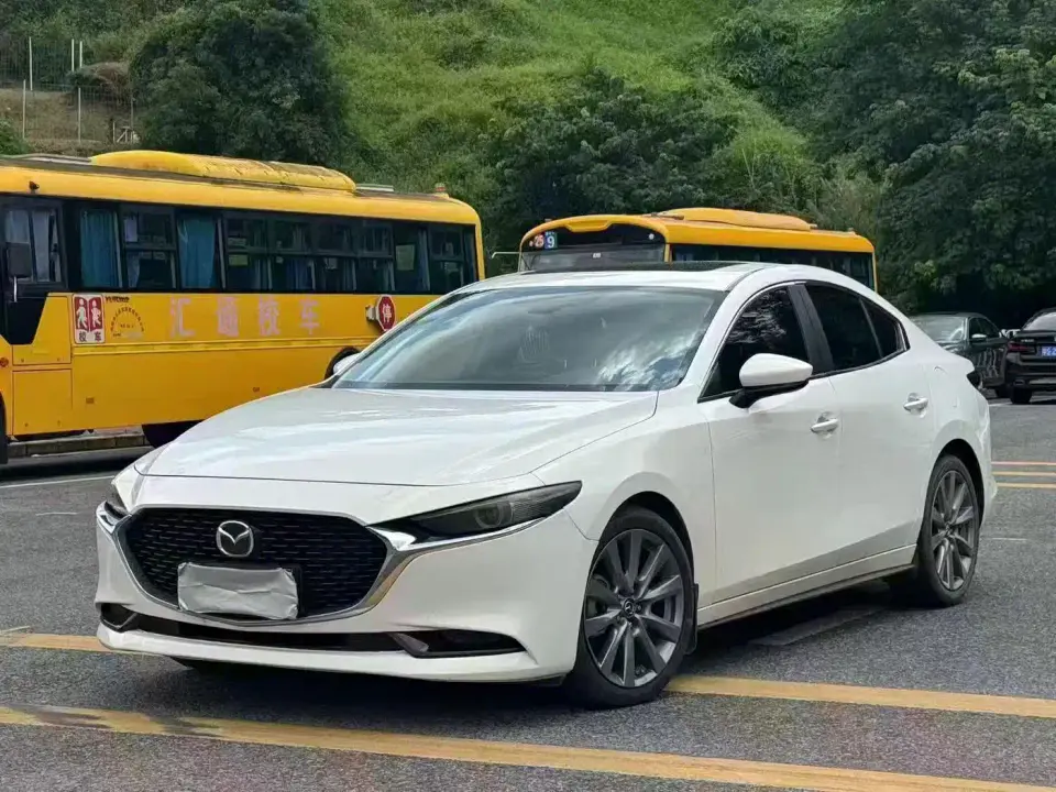 Mazda Mazda3 Axela 2.0L Automatic Quality Glamour 2022