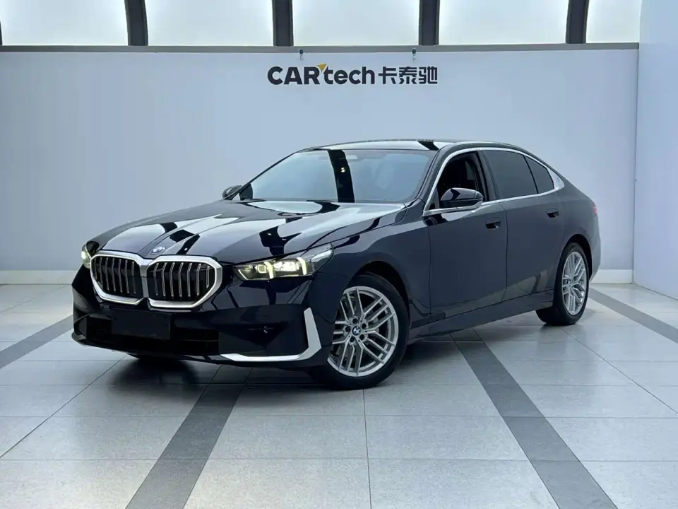 BMW 5 Series 525Li Luxury Package 2024