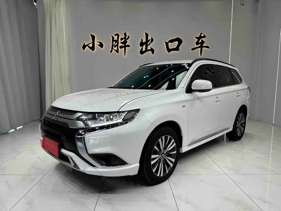 Mitsubishi Outlander Facelift 2.0L 2WD Comfort Edition 5-Seater 2022