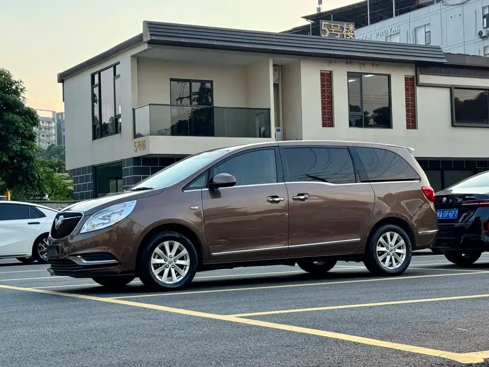 Buick GL8 28T Luxury Model China VI 2020