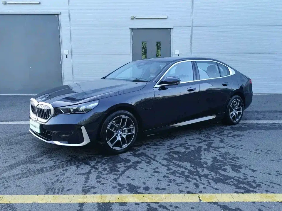 BMW i5 eDrive 35L Luxury Package 2026
