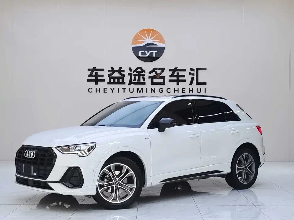 Audi Q3 35 TFSI Fashion Dynamic (1.4T) 2023