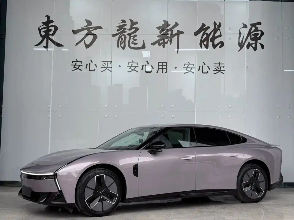 XPeng P7 702km Long Range Edition 2025