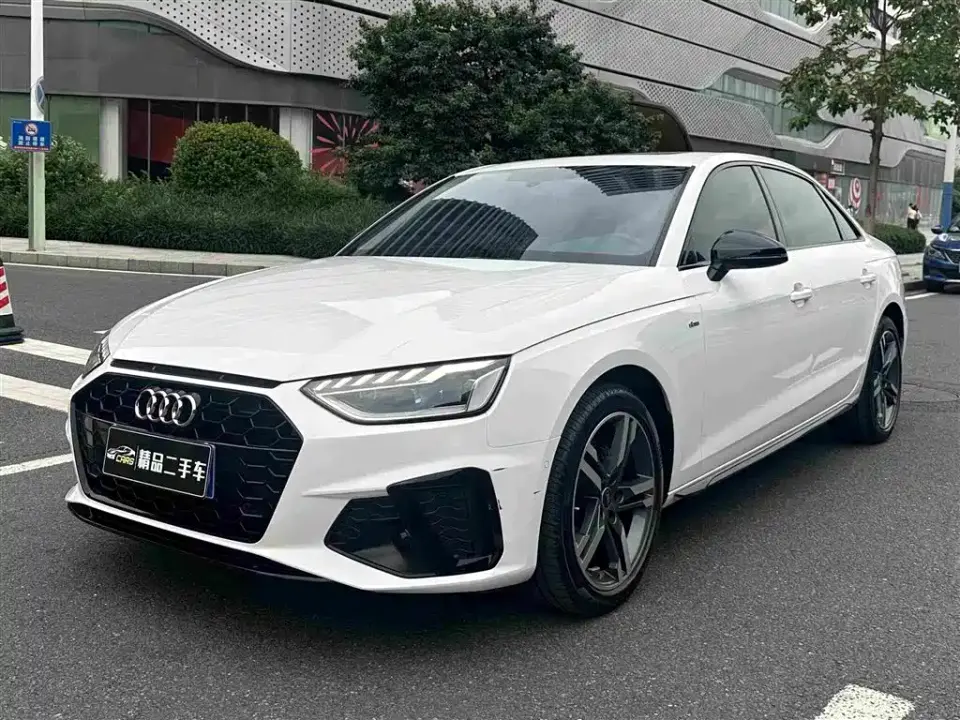 Audi A4L 40 TFSI Luxury Dynamic 2022