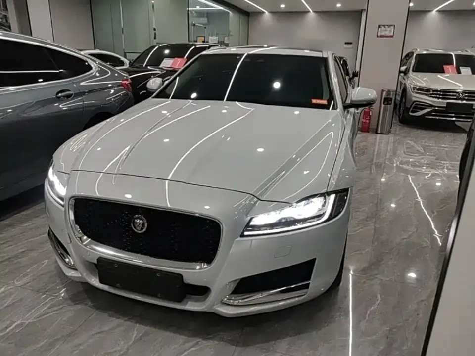 Jaguar XFL XFL 2.0T P250 4WD Premium Edition 2020