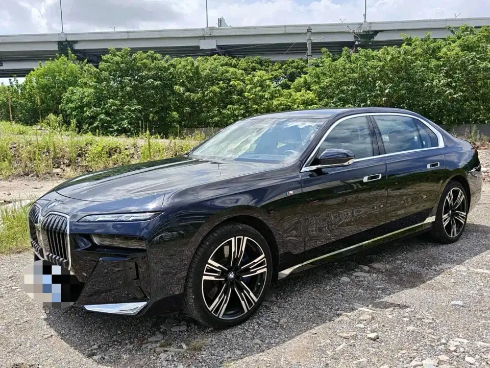 BMW 7 Series Model 740Li Leading M Sport Package 2025