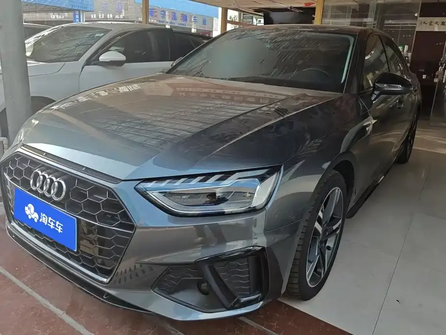 Audi A4L 40 TFSI Luxury Dynamic 2022