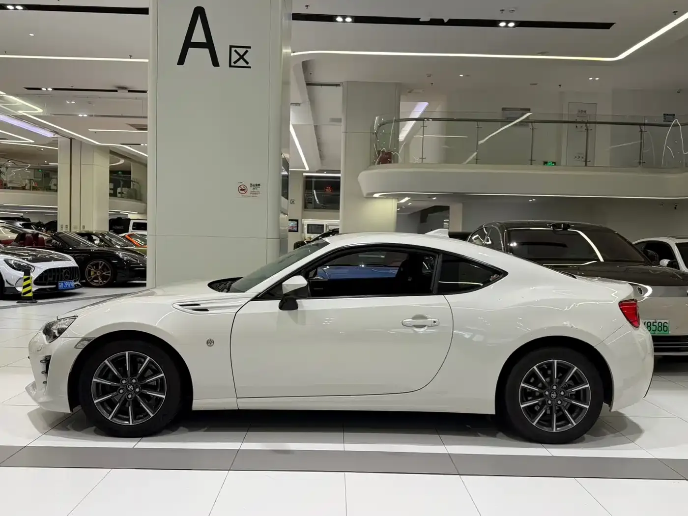 Toyota 86 2.0L Manual Luxury Edition 2019 — фото 3
