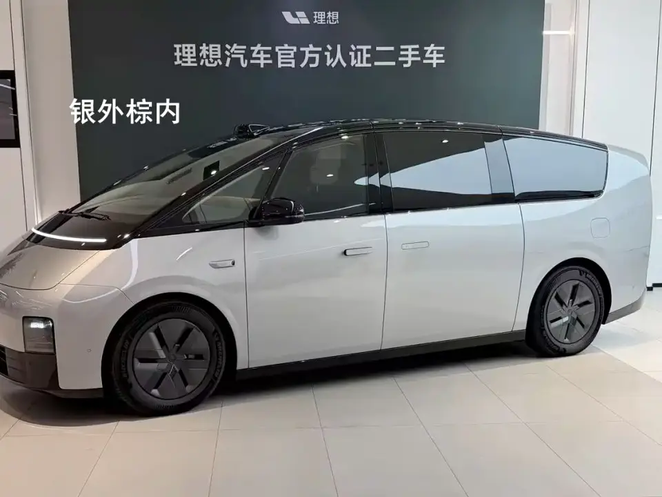 Li Auto MEGA Ultra 2024