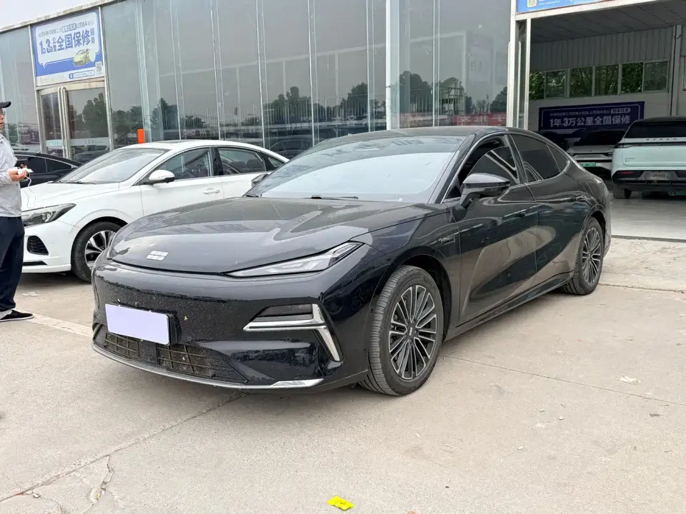 Geely Galaxy Galaxy Xingyao 8 130km EM-i Premium Edition 2025