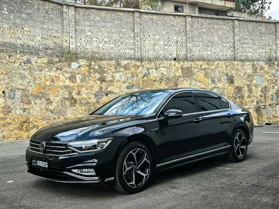 Volkswagen Magotan 2 Million Units Public Sharing Edition 330TSI DSG Luxury 2024