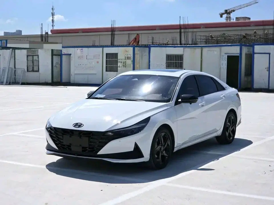 Hyundai Elantra Model 1.5L CVT LUX Premium Edition 2023