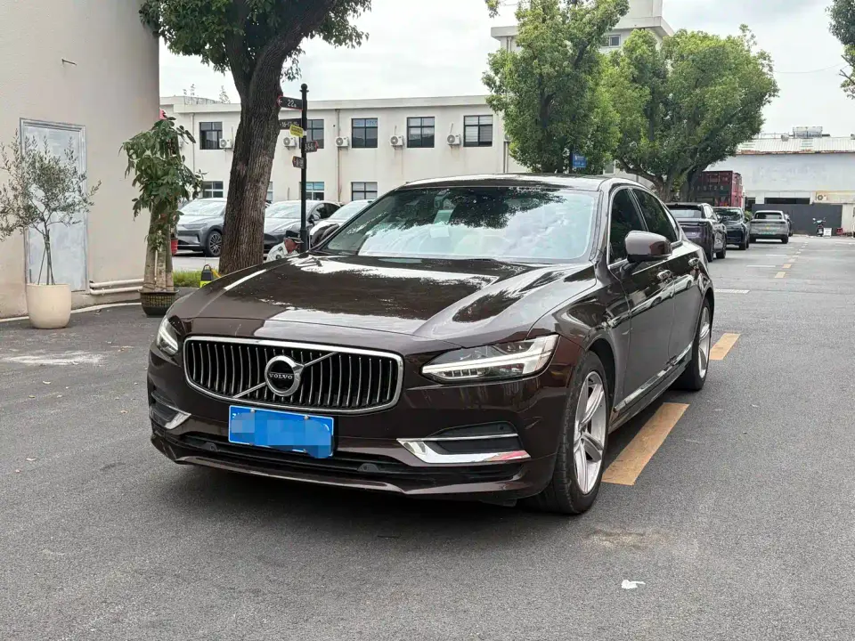 Volvo S90 T4 Momentum 2019