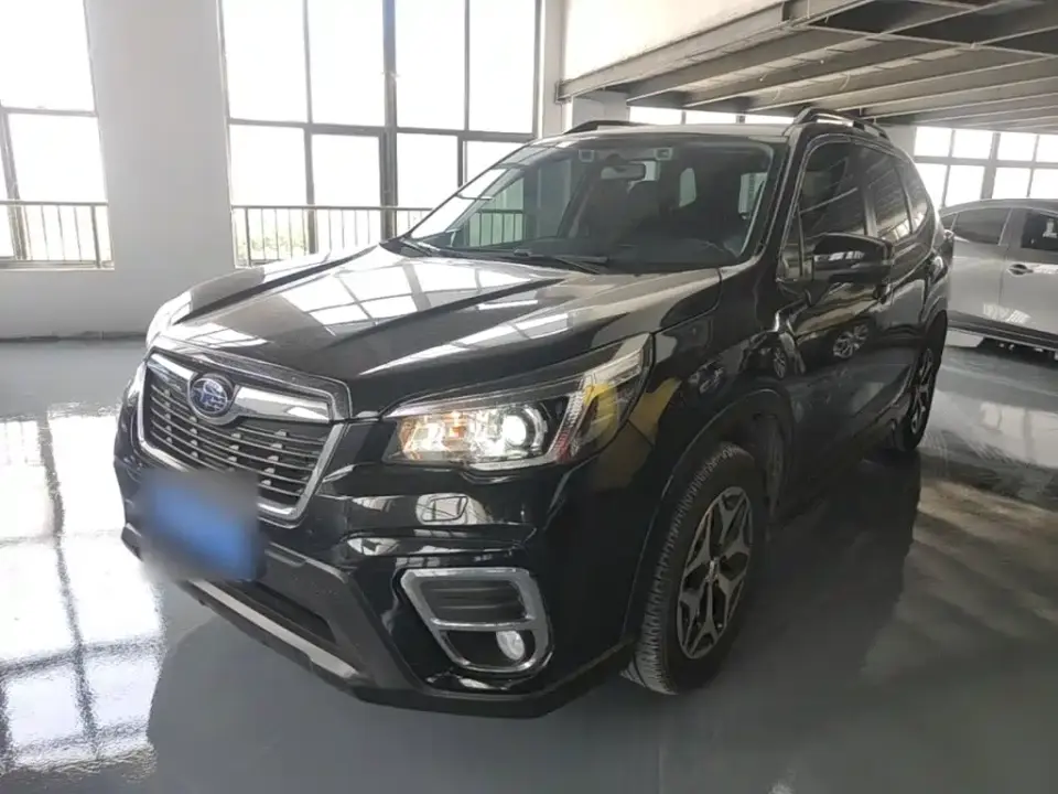 Subaru Forester 2.0i Luxury Edition with EyeSight 2021