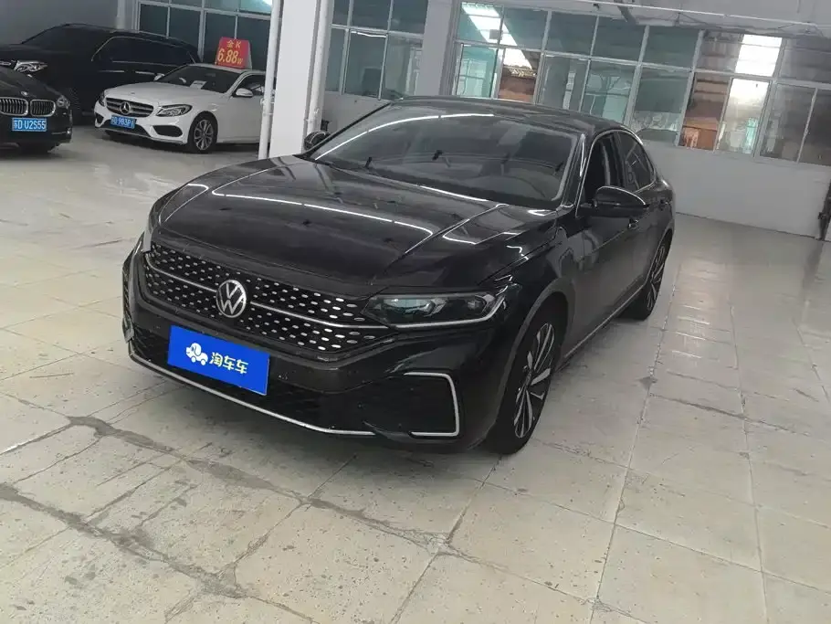 Volkswagen Passat 330TSI Starlight Elite Edition 2021