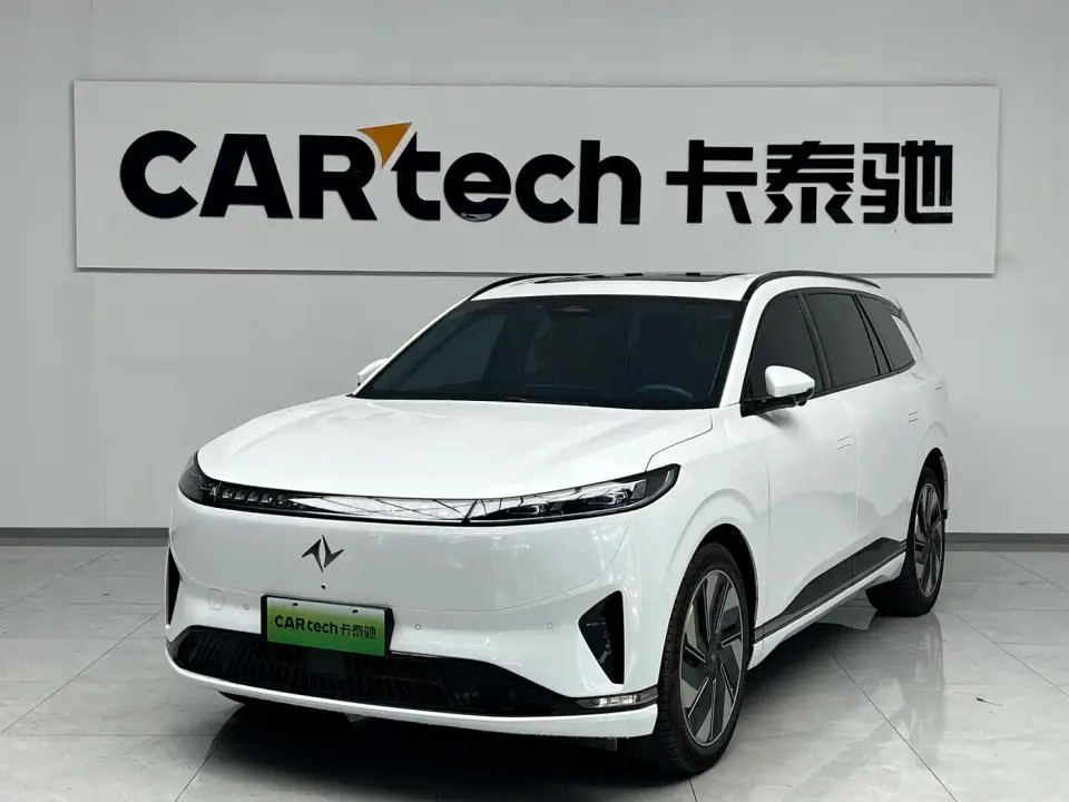 Dongfeng Yipai eπ008 210Ultra Range Extender 5-Seater 2025